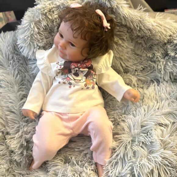 Lifelike Baby Girl Doll Cloth Body Full Silicone Limbs & Accessories (NWT) - Picture 8 of 13